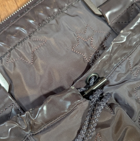 🌟 LeSportsac x Stella McCartney Quilted Nylon Carry All Bag w Matching Pouch 🌟 - Picture 11 of 11